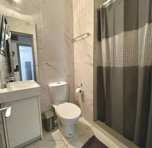 Demetra 1 Bdr Down Town Lägenhet Nicosia